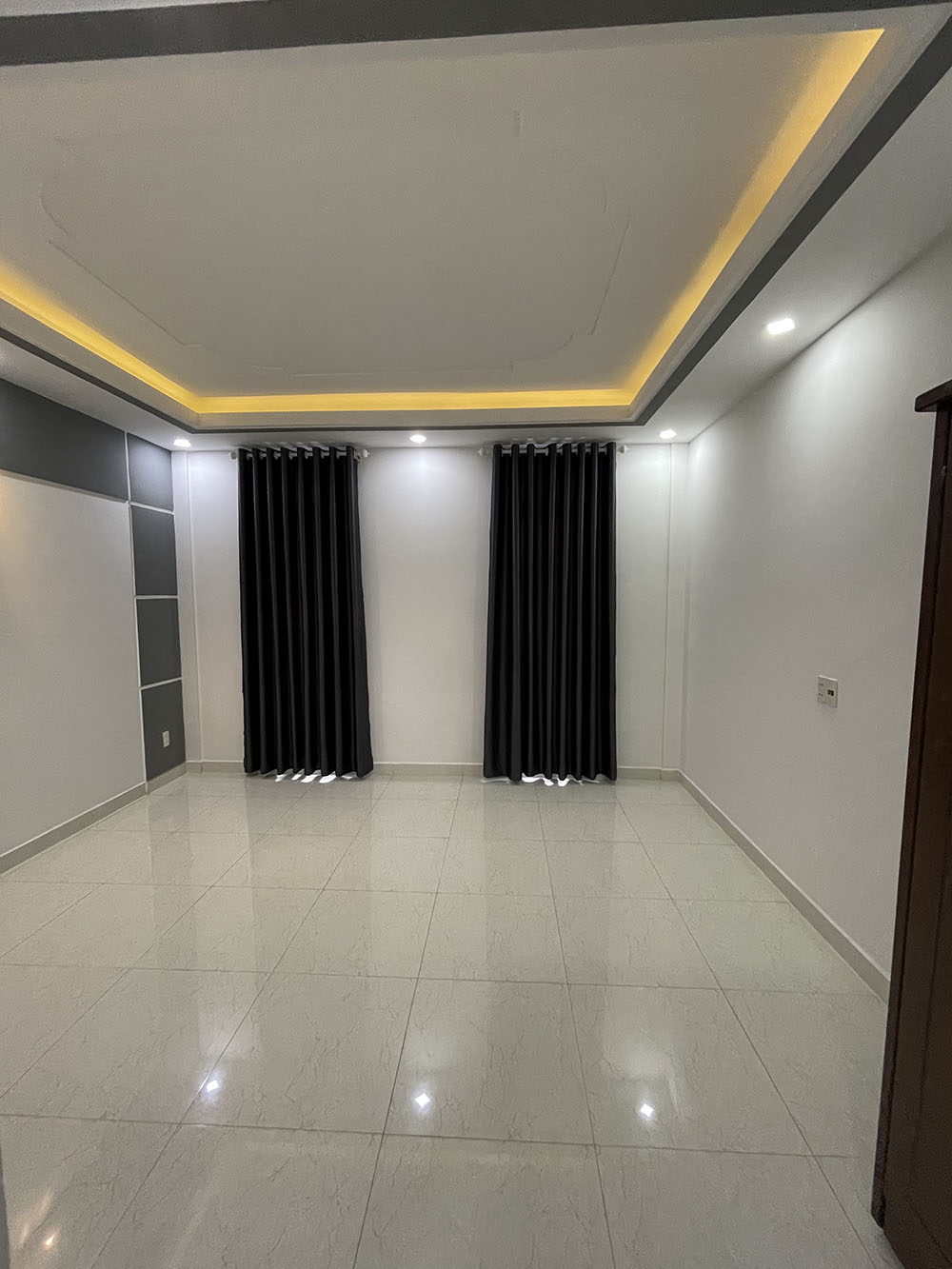 Bán nhà Hoàng Hoa Thám, Quận Bình Thạnh tuyệt phẩm 3 lầu (4,5m x 12m) đẹp lung linh hẻm ôtô khu VIP